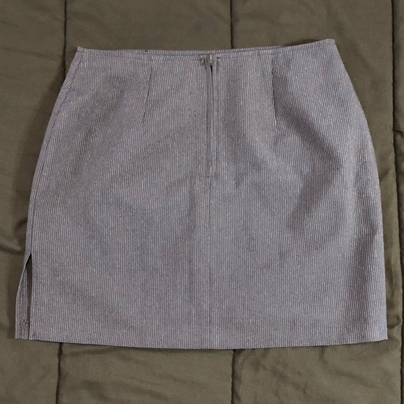 Vintage Classique Collection pin stripe mini skirt - Picture 3 of 8